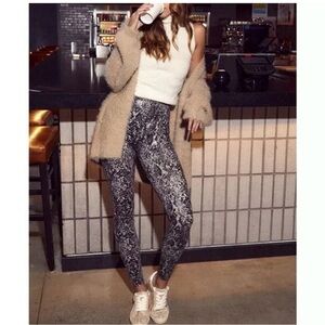 {Spanx} "Faux Leather Snake Skin" Black Gray White High Rise Glam Shine Leggings